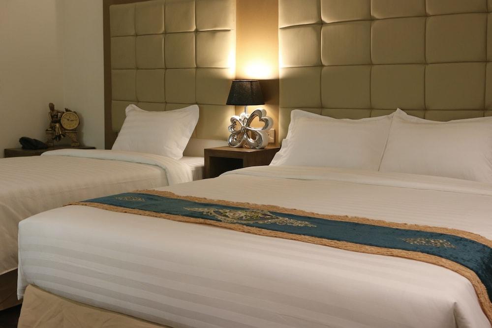 Blue Diamond Luxury Khách sạn 4*